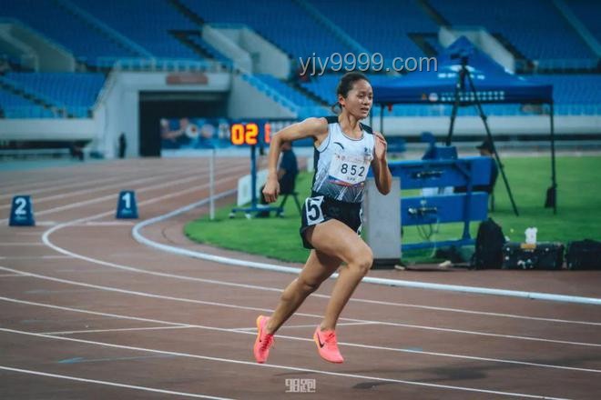 亚锦赛女子800米决赛吴洪娇的夺冠之路：天赋、努力与国家支持的完美结合